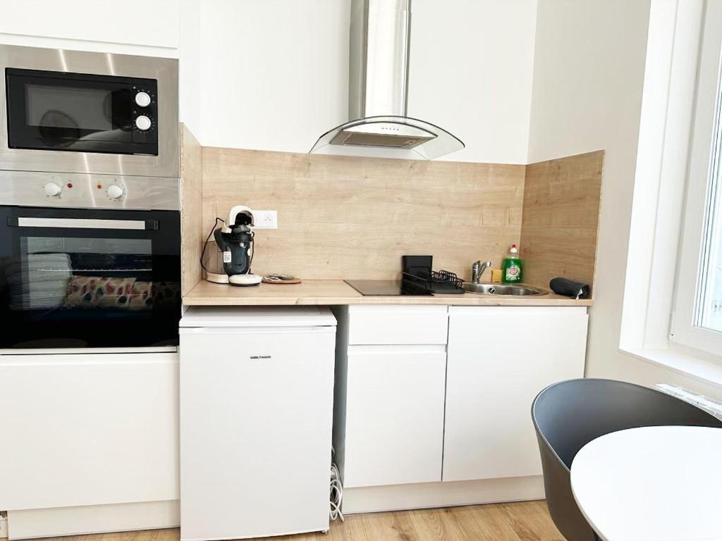 Lerelaisdodile Cambrai - Hyper Centre - Free Wifi Apartment ภายนอก รูปภาพ