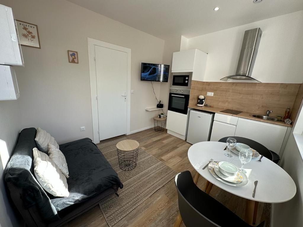 Lerelaisdodile Cambrai - Hyper Centre - Free Wifi Apartment ภายนอก รูปภาพ